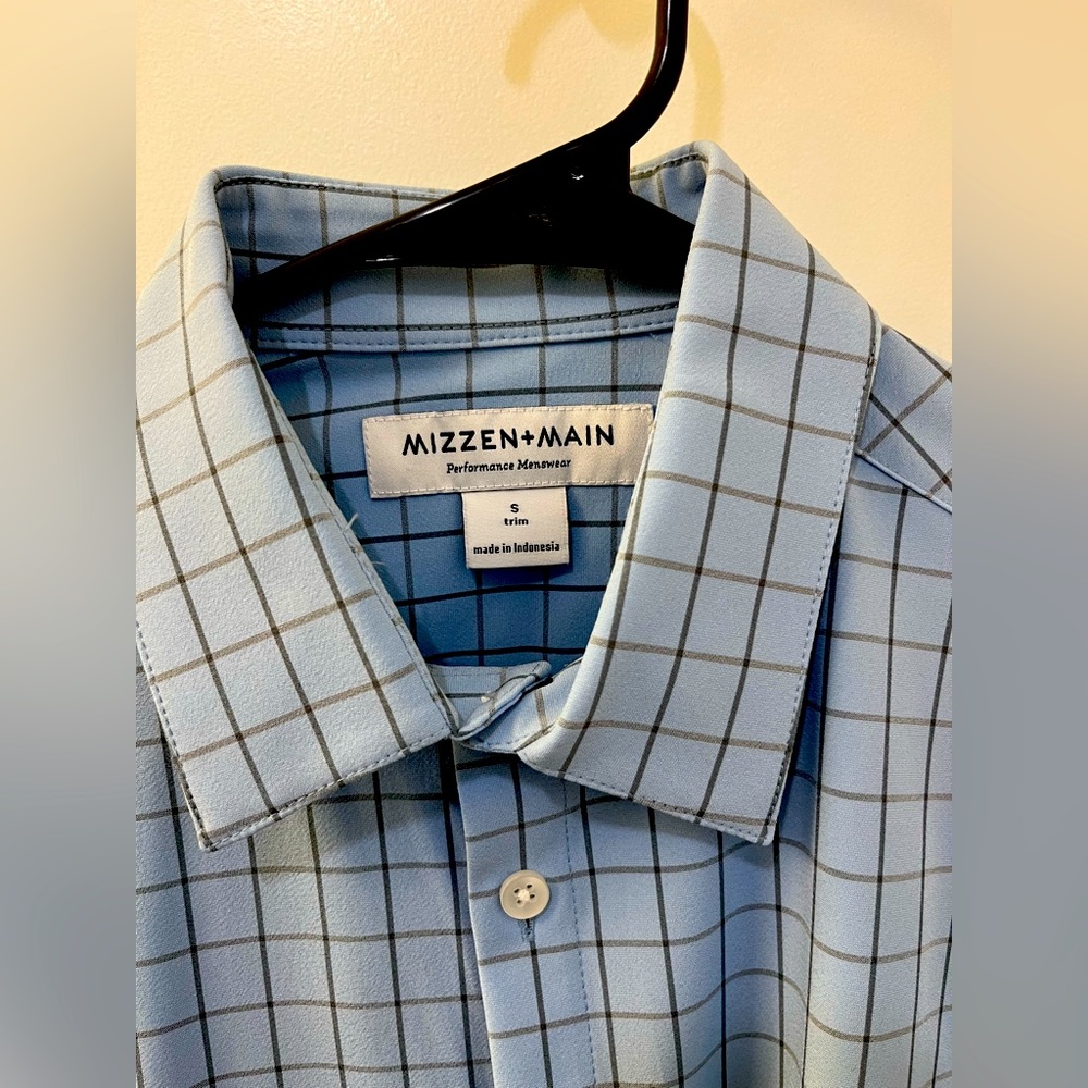 Mizzen and Main stretch dress shirt, sky blue square check pattern, size S trim